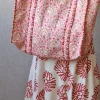 Bolso indio reversible verde flores y rayas coral y rosa