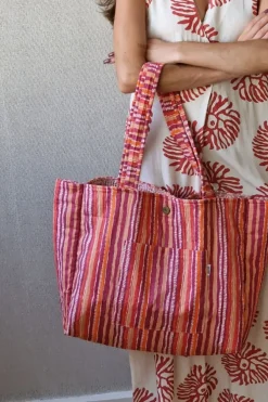Bolso indio reversible verde flores y rayas coral y rosa