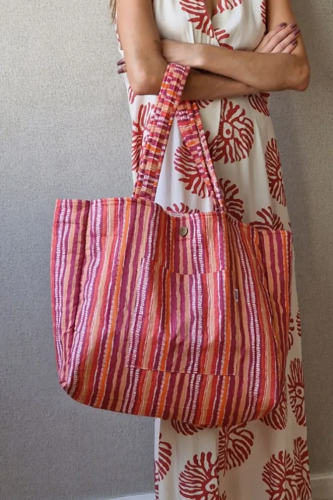 Bolso indio reversible verde flores y rayas coral y rosa