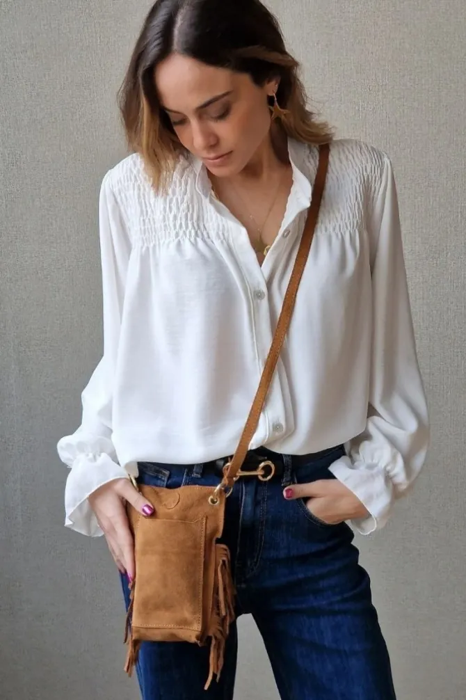 Bolso mini de ante y flecos camel