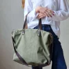 Bolso oversize de loneta verde