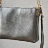 Bolso pequeño de piel plateado