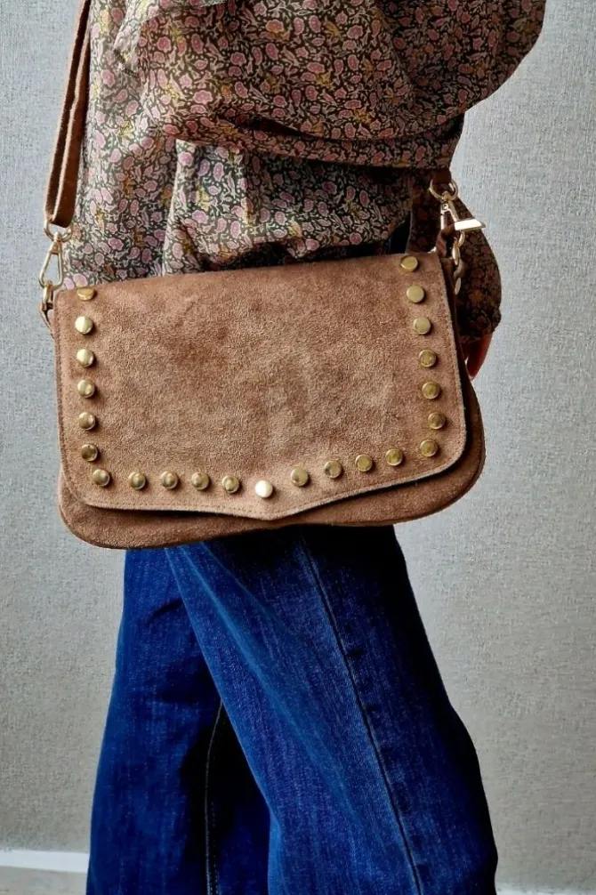Bolso solapa tachas topo