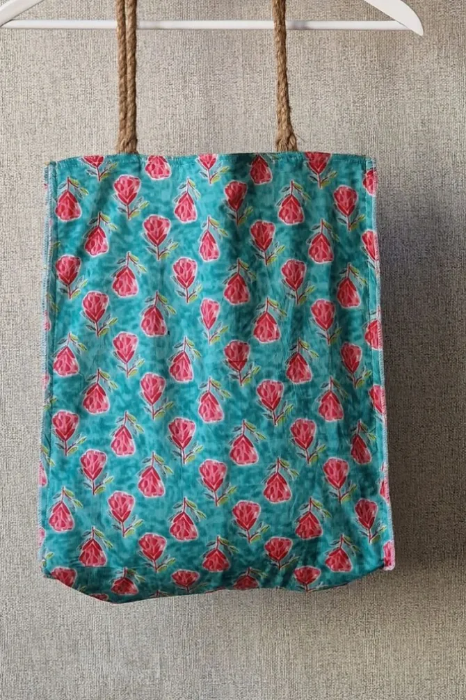Bolso turquesa y fresa telas indias y yute