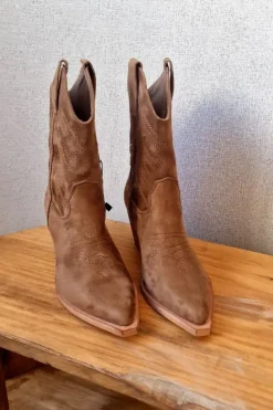 Botines tacón cowboy bordados