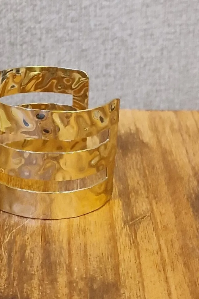 Brazalete de acero abierto