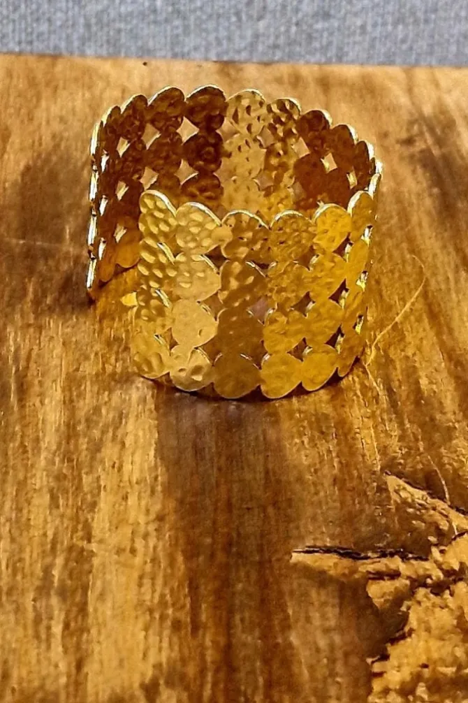 Brazalete de acero corazones