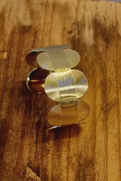 Brazalete de acero ochentero