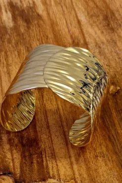 Brazalete de acero ondas