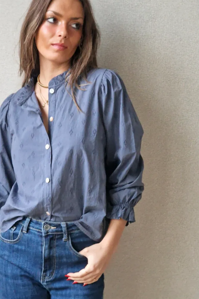 Camisa azul teen con bordados
