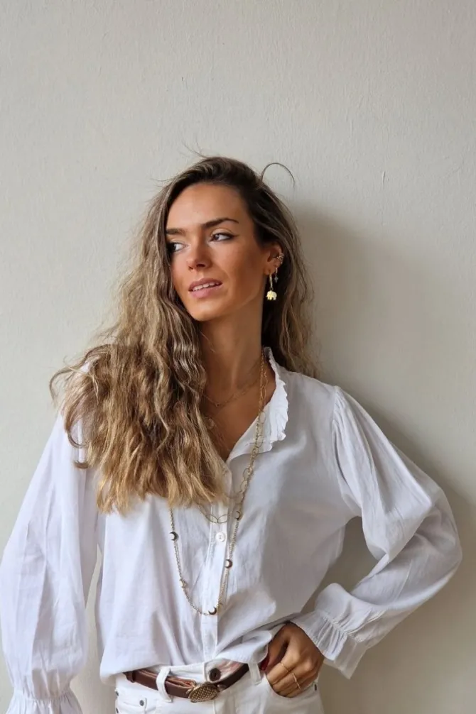 Camisa blanca Teen cuello volantito