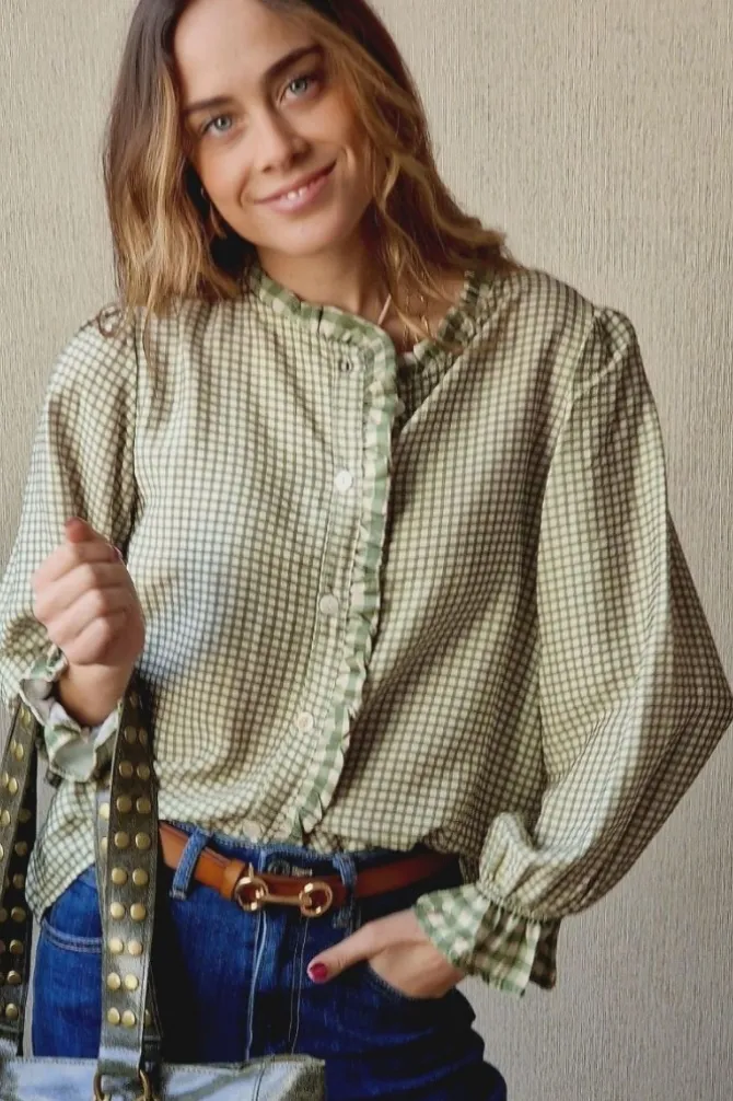 Camisa de cuadros vichy con volante verde
