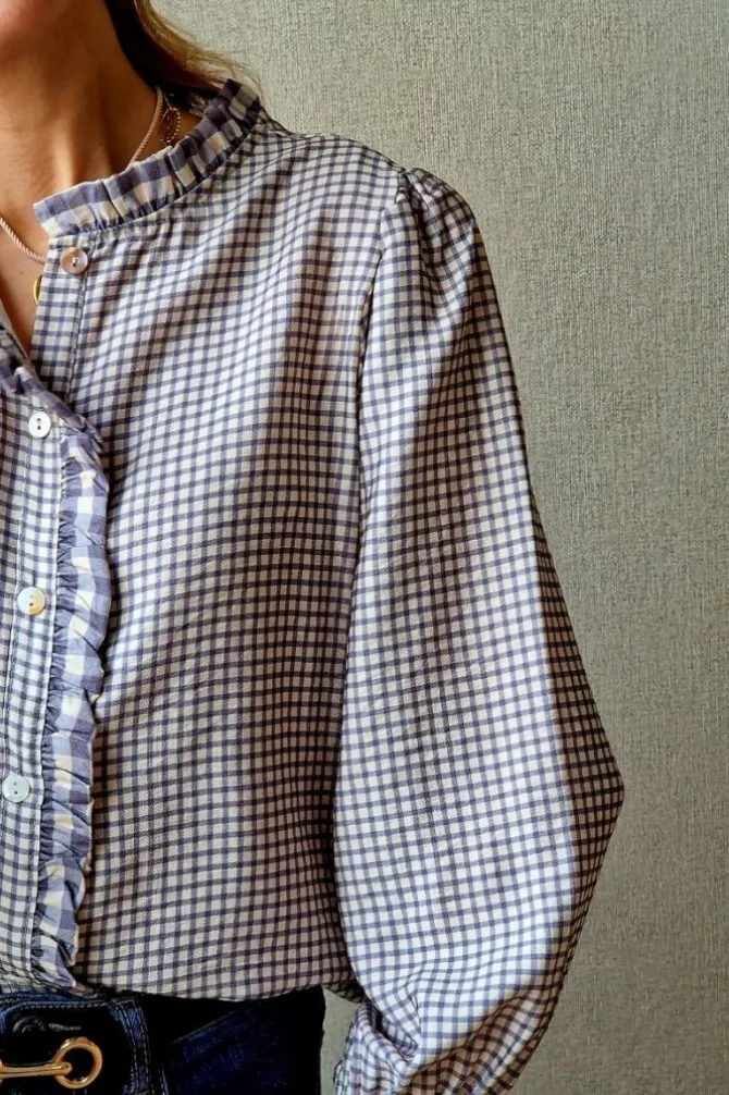 Camisa de cuadros vichy con volante gris