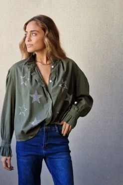 Camisa de estrellas brillos verde militar