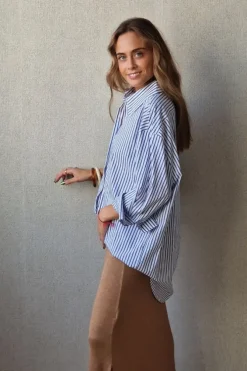 Camisa de oversize de rayas azul