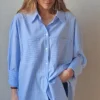 Camisa de rayas con bolsillos