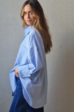 Camisa de rayas con bolsillos
