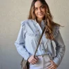 Camisa de rayas pechera volante azul jeans