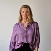Camisa lila de raso