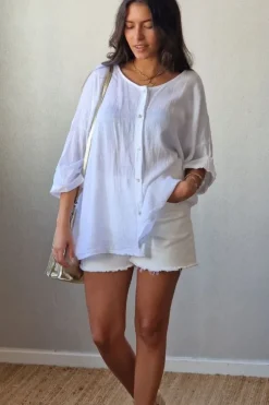 Camisa oversize con manga tres cuartos en color blanca