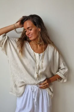 Camisa oversize tipo lino con manga tres cuartos beige