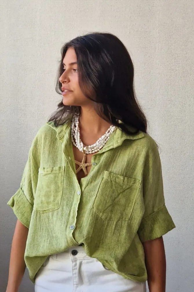 Camisa pistacho tipo lino con bolsillos