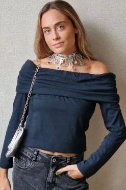 Camiseta Bardot negra