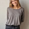 Camiseta básica cuello redondo de manga larga topo
