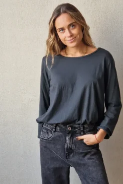 Camiseta básica cuello redondo de manga larga gris