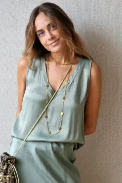 Camiseta sin mangas tipo raso verde militar