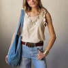 Camiseta tirantes volante manga beige