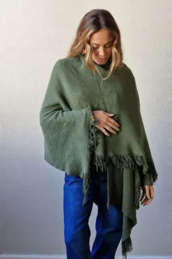 Chal de lana con flecos verde