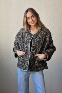 Chaqueta acolchada animal print verde