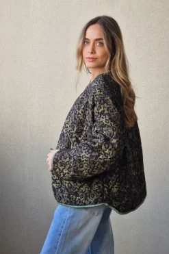 Chaqueta acolchada animal print verde