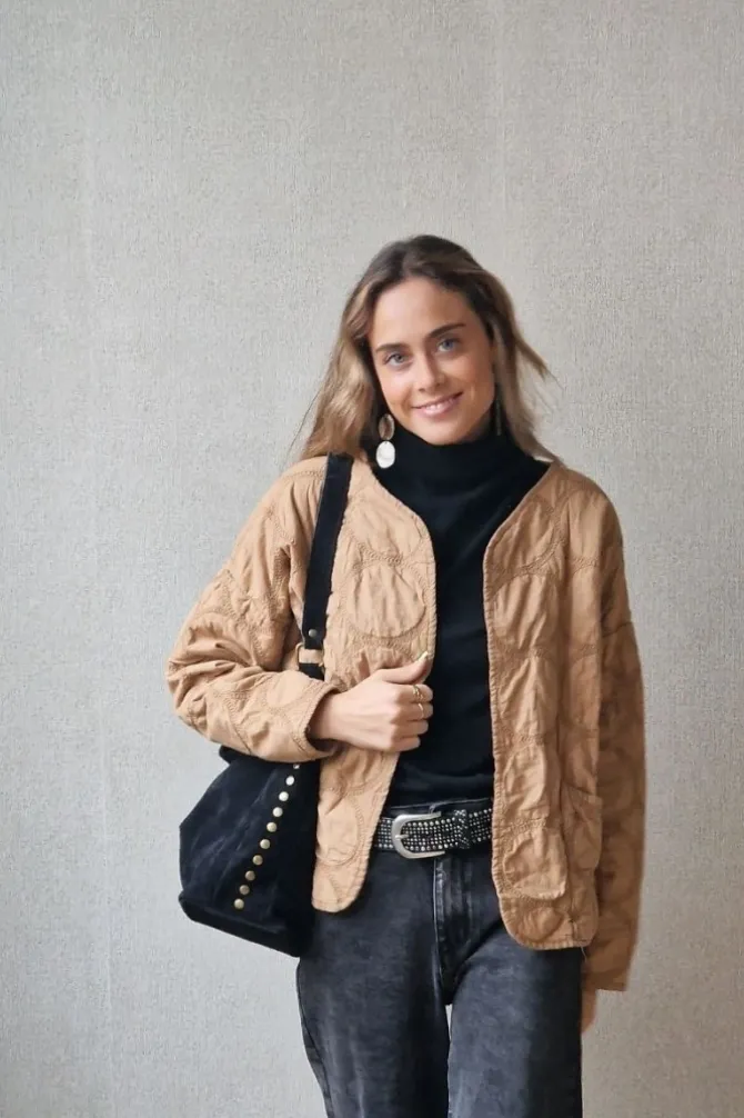 Chaqueta acolchada camel