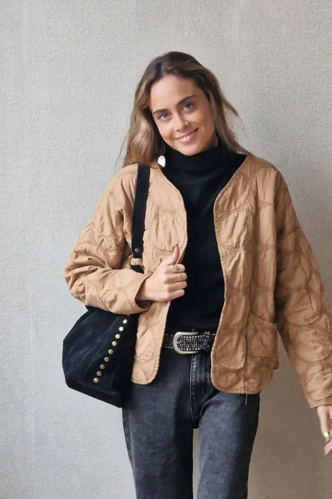 Chaqueta acolchada camel