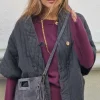 Chaqueta acolchada con botón gris