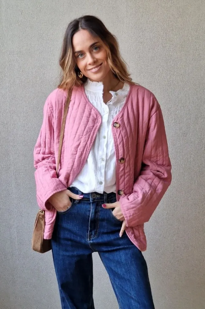 Chaqueta acolchada con botones rosa