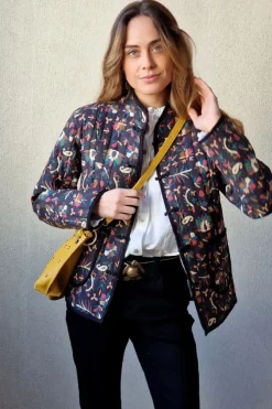 Chaqueta acolchada de flores negra