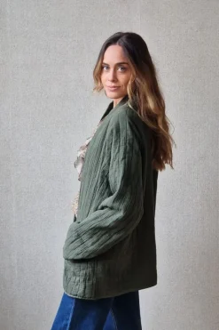 Chaqueta acolchada tipo bambula verde militar
