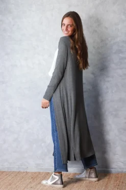 Chaqueta larga de canalé gris oscuro