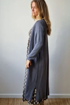 Chaqueta larga de punto color gris