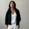 Chaqueta tipo bomber con cremalleras negra