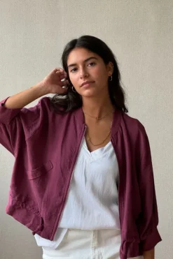 Chaqueta tipo bomber con cremallera buganvilla
