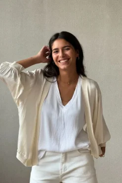 Chaqueta tipo bomber sin botones beige