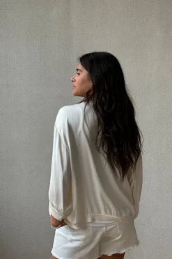 Chaqueta tipo bomber sin botones beige