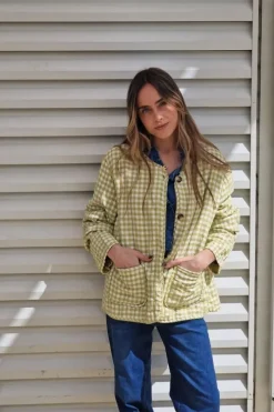 Chaqueta vichy con botones mostaza