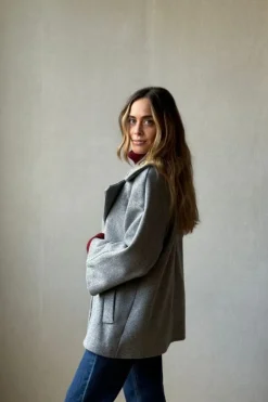 Chaquetón gris tipo paño