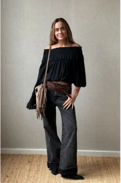 Cinturón de piel ancho con chapitas camel