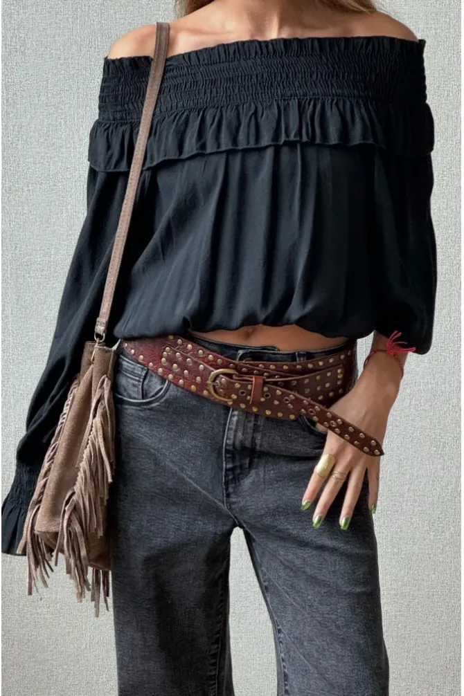 Cinturón de piel ancho con chapitas camel